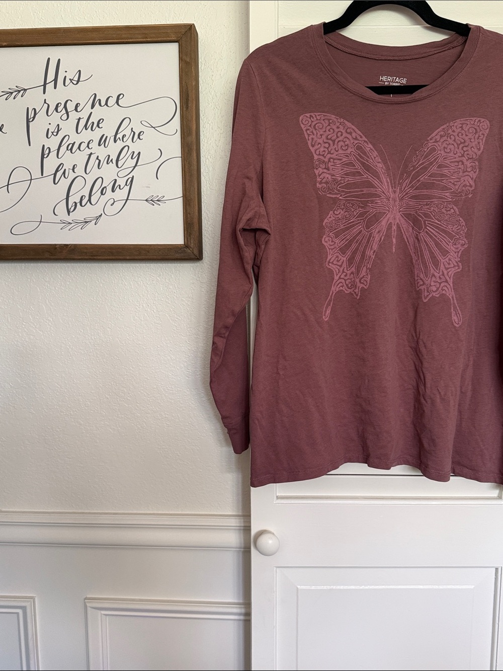 Heritage Mauve Long-Sleeve Butterfly Graphic Tee